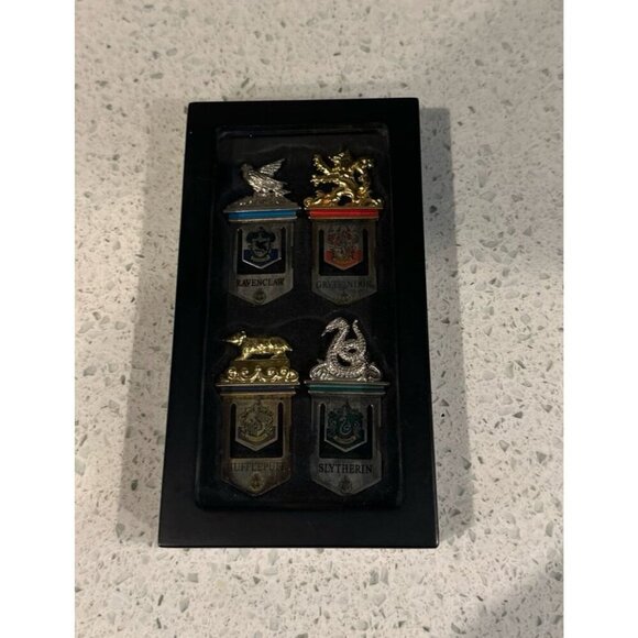 Harry Potter - The Noble Collection - Hogwarts House Metal Bookmarks (Set of 4) - Picture 2 of 4